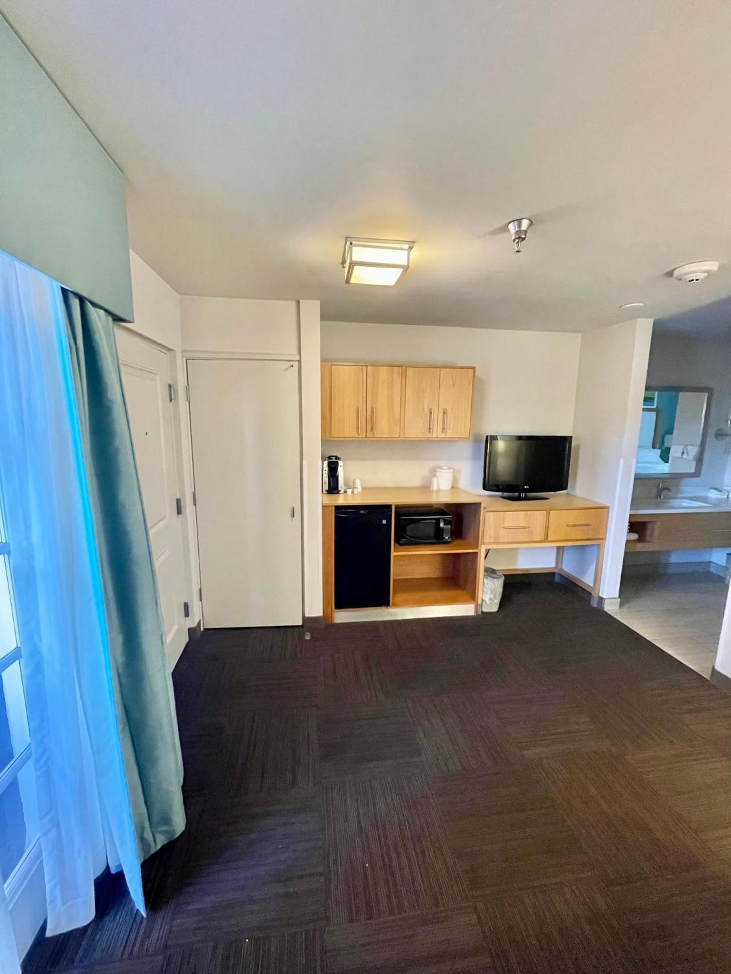 Red Roof Inn Plus & Suites Tampa Rum bild
