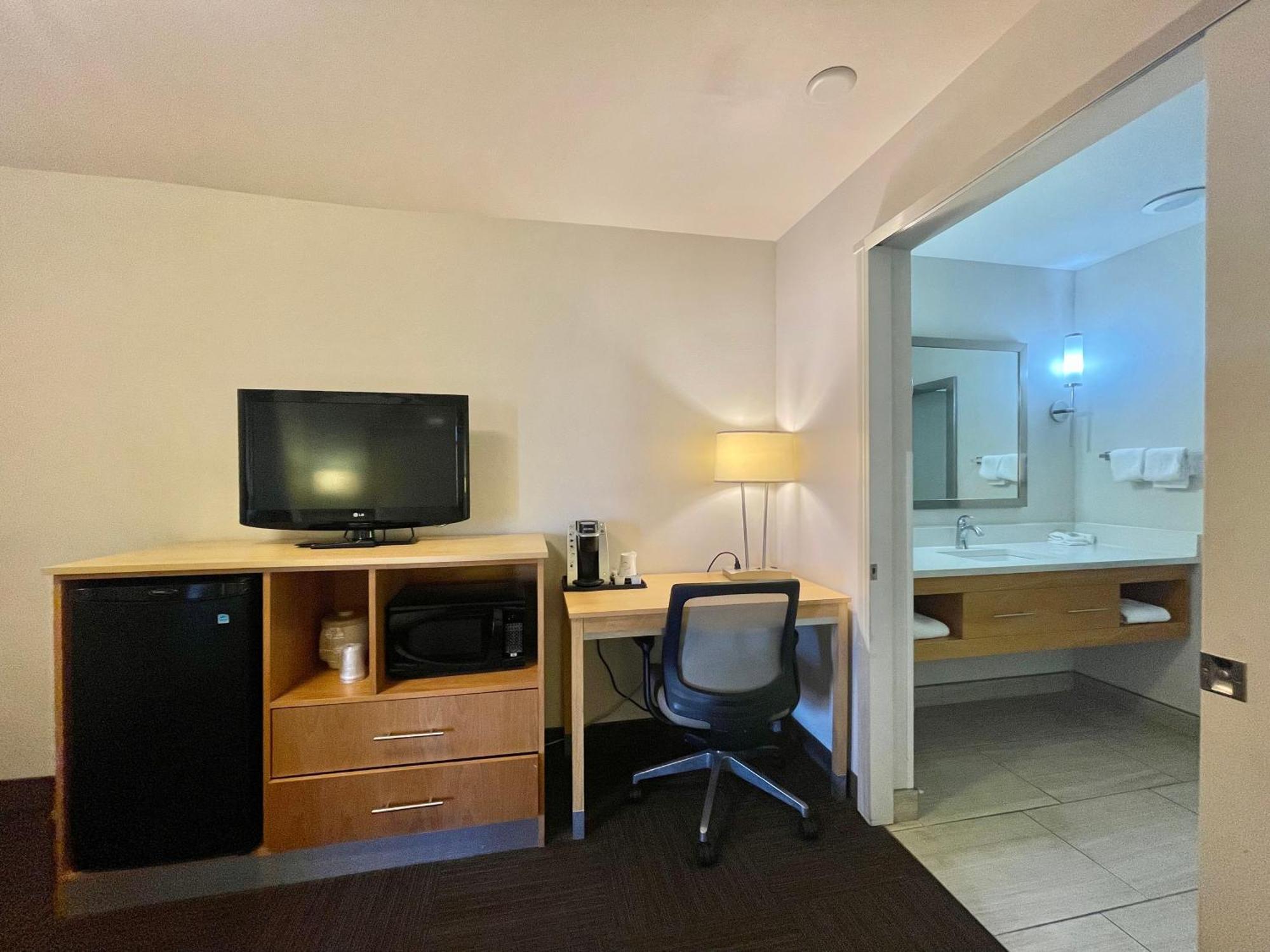 Red Roof Inn Plus & Suites Tampa Rum bild