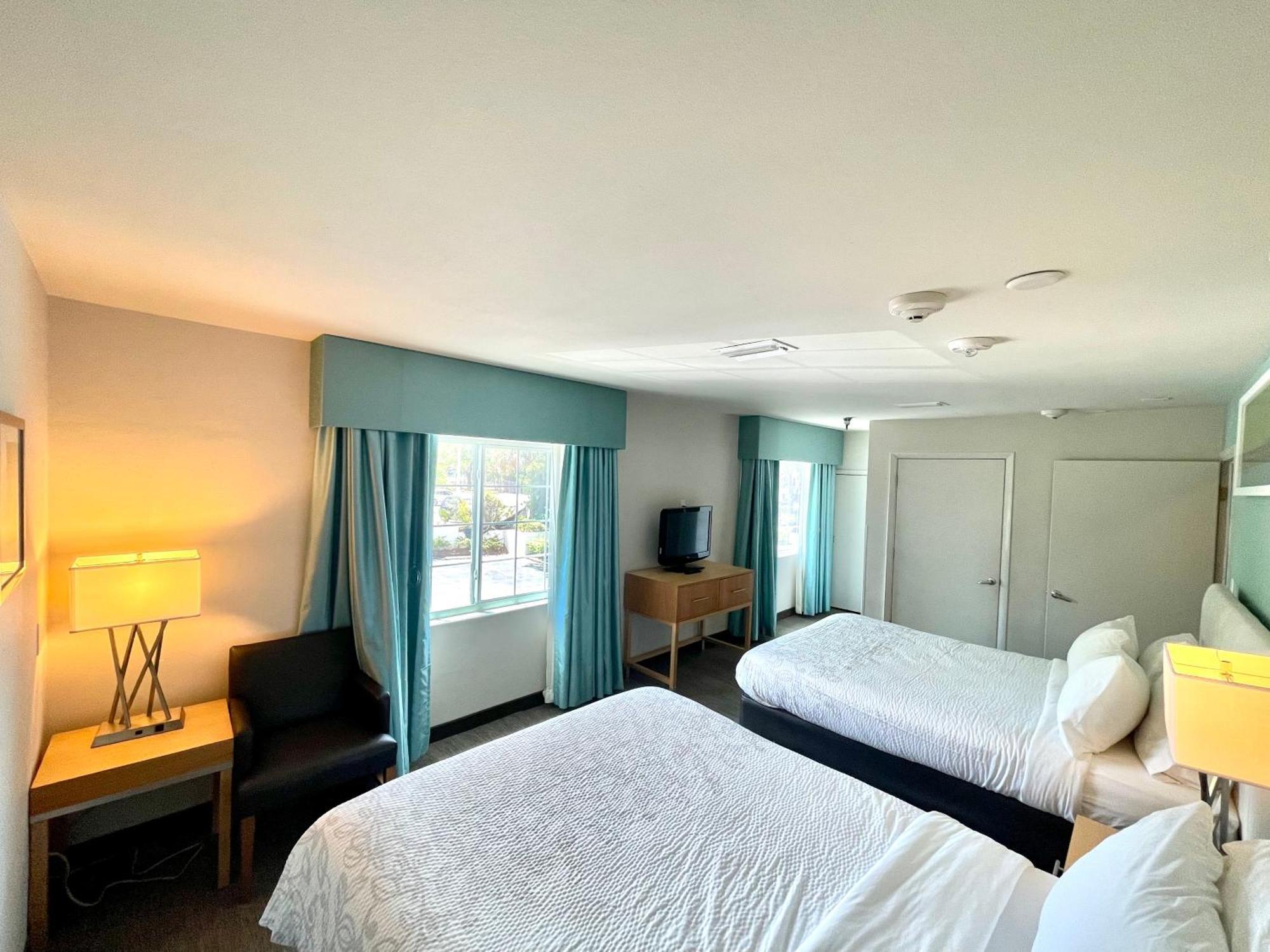 Red Roof Inn Plus & Suites Tampa Rum bild